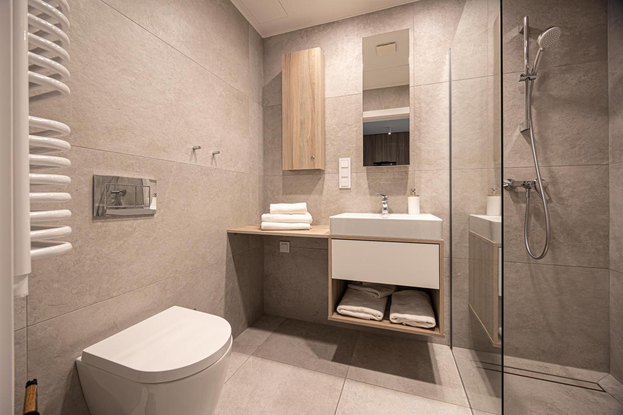 Апартаменти Przy Plazy W Rogowie, Miedzy Morzem Baltyckim A Jeziorem Resko, Otoczone Lasem I Cisza - 2homerent